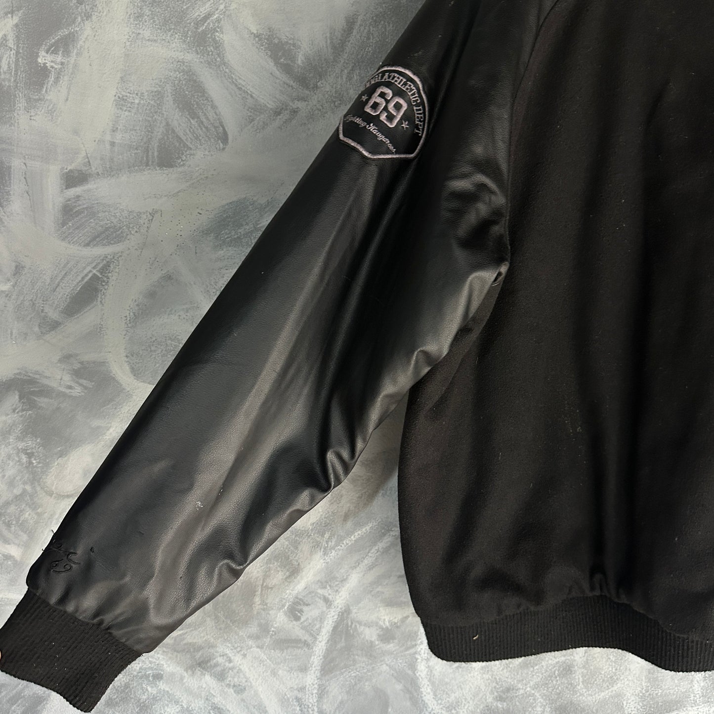 Chamarra Varsity Coogi De Hombre Talla 2XL Color Negro Y2K