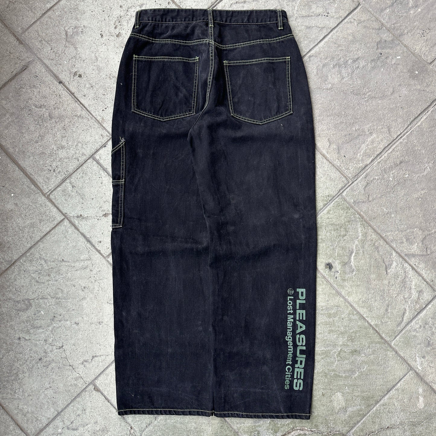 Pantalon Pleasures De Hombre Talla L 32x30 Color Negro Desvanecido Baggy Y2K Doble Rodilla