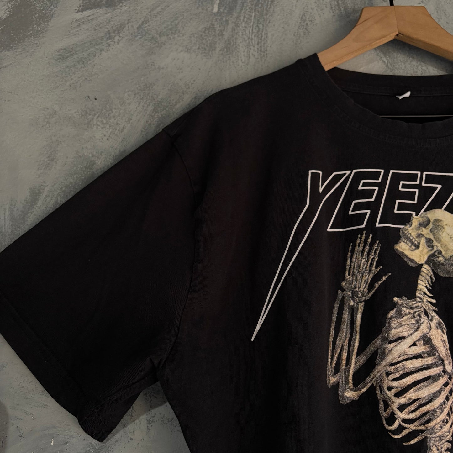 Playera de Yeezus Para Hombre Talla XL Reducida a M Color Negro Tour 2013