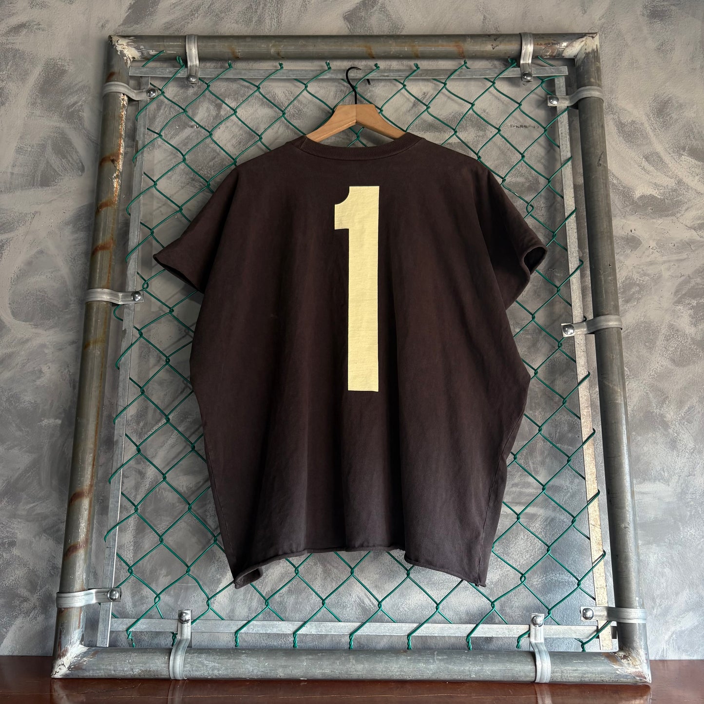Playera sin mangas Yeezy Hombre Talla 2 queda XL Color Café Vultures Kanye West