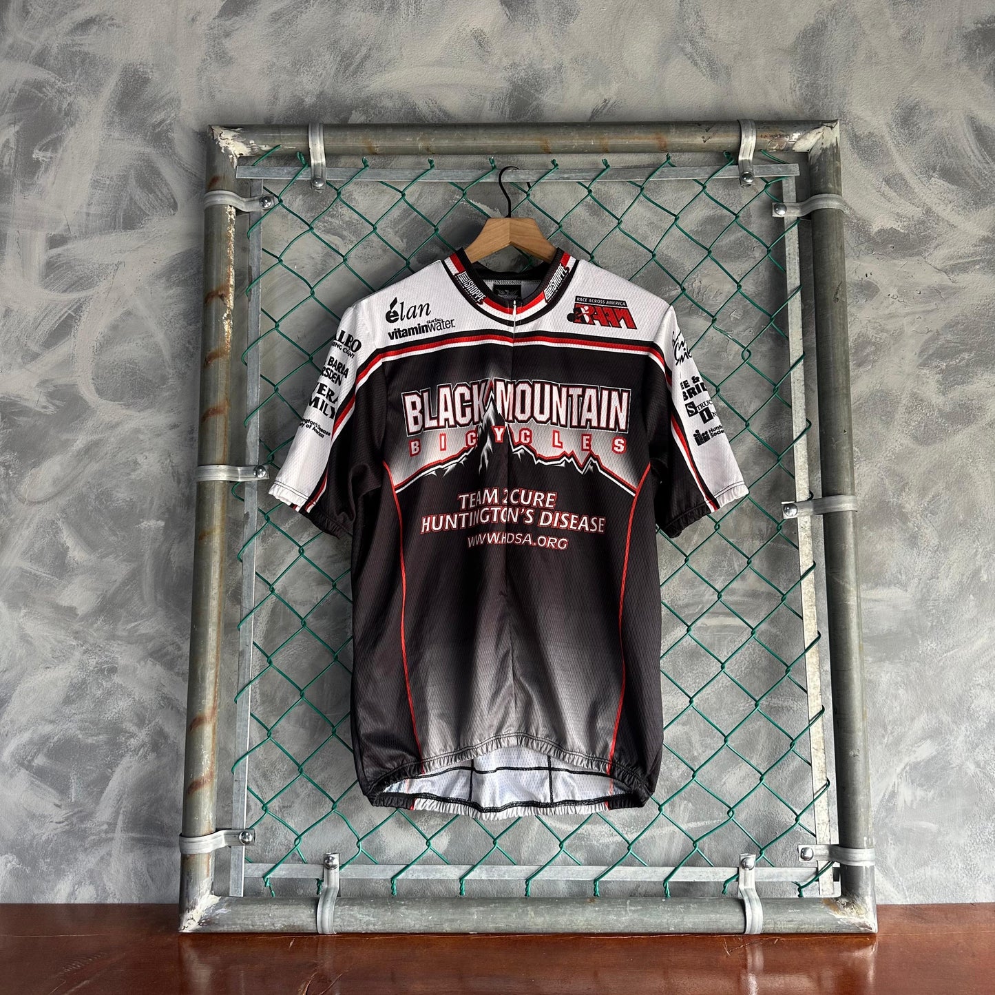 Jersey De Ciclismo Hot Shoppe De Hombre Talla 2XL Color Negro Con Rojo Black Mountain