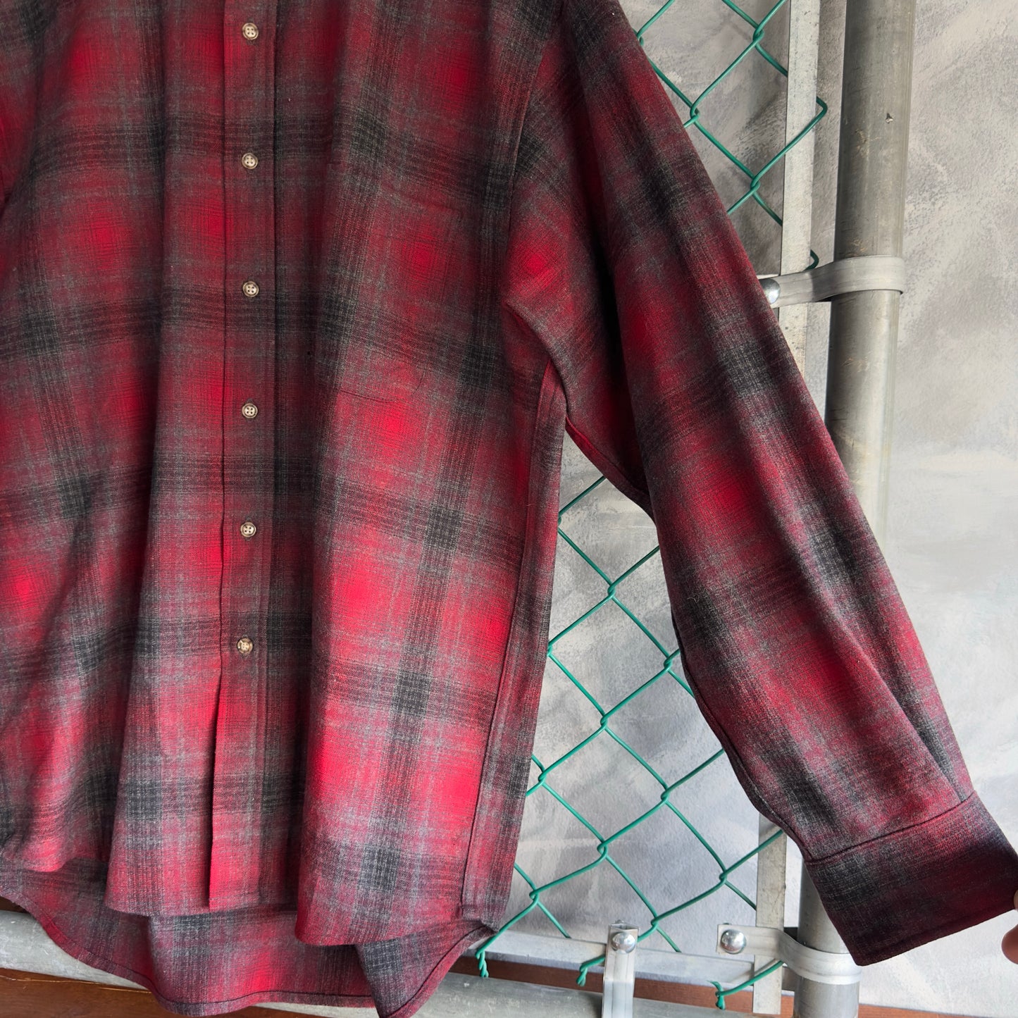 Camisa de Botenes de Lana Pendleton De Hombre Talla L Franela De Cuadros Rojos Y Gris Y Negro