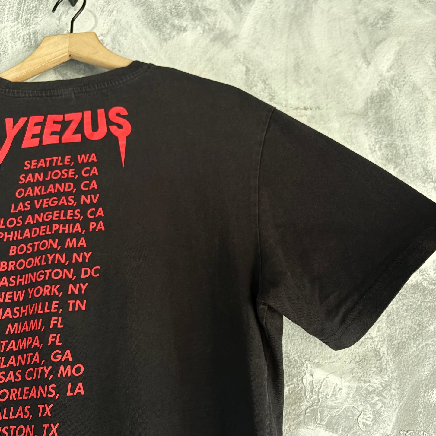 Playera de Yeezus Para Hombre Talla XL Reducida a M Color Negro Tour 2013