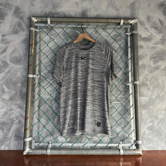 Camisa Nike Deportiva De Hombre Talla L Color Gris Gimnasio Correr Manga Corta Center Swosh