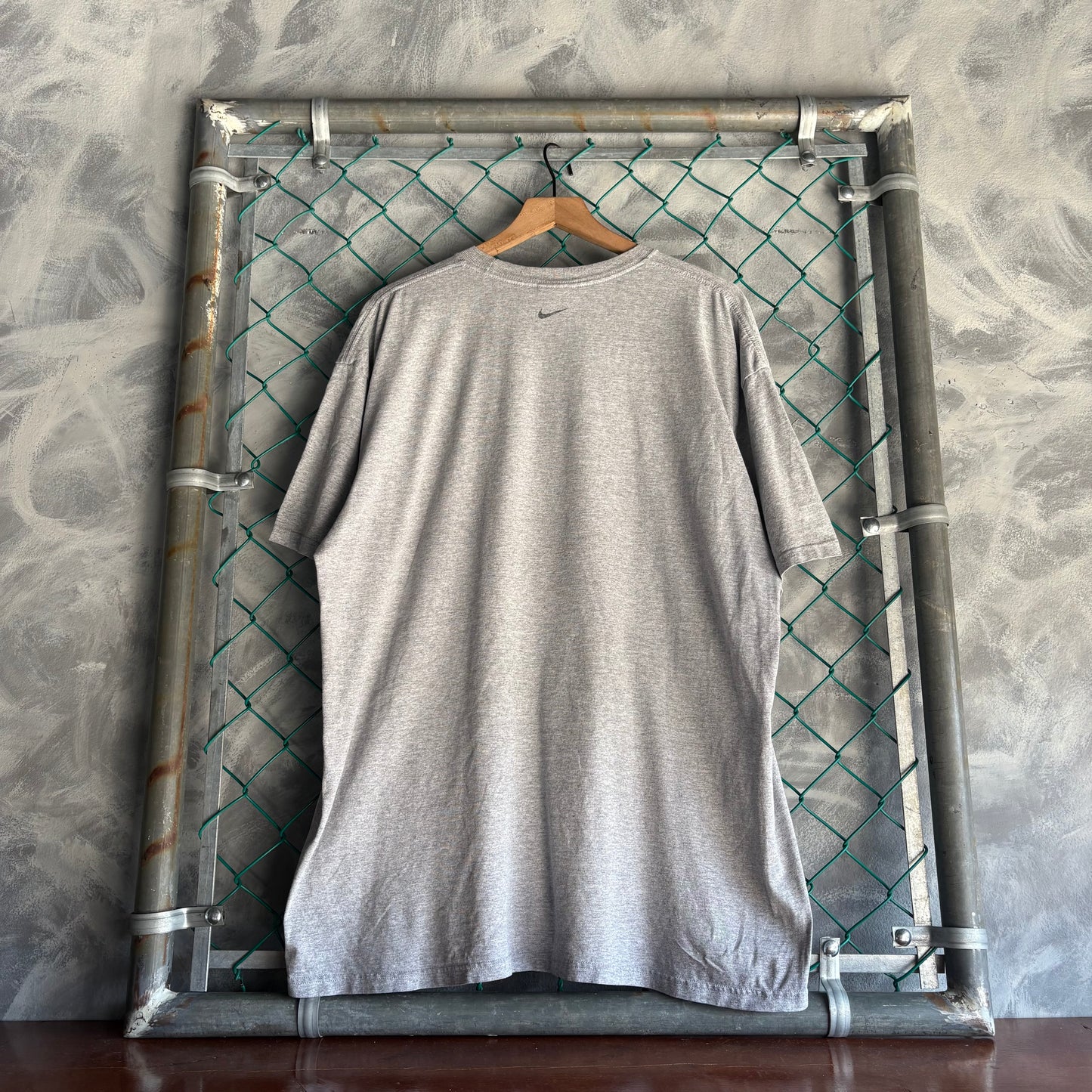 Playera Nike Para Hombre Talla 2XL Color Gris 2000’s East County Rebels