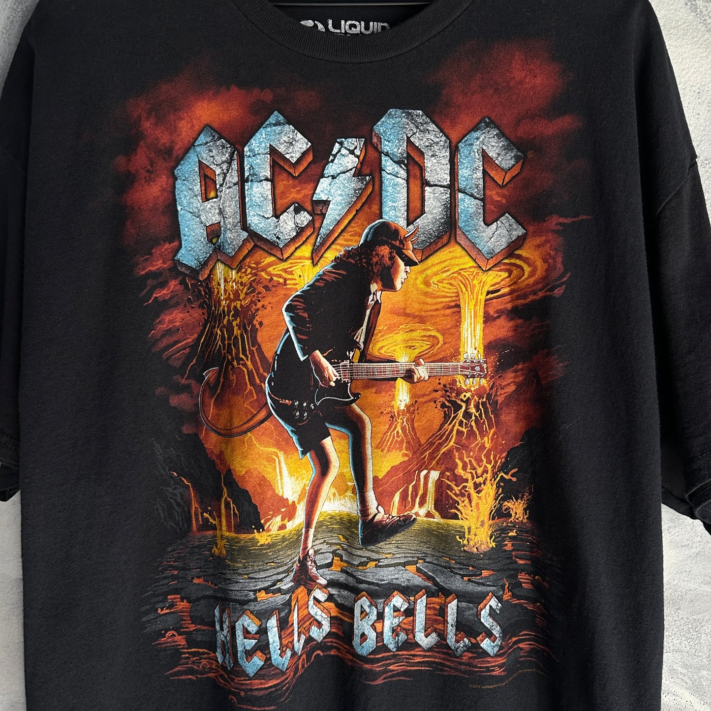 Playera Liquid Blue Para Hombre Talla 2XL Color Negro ACDC Hell Bells