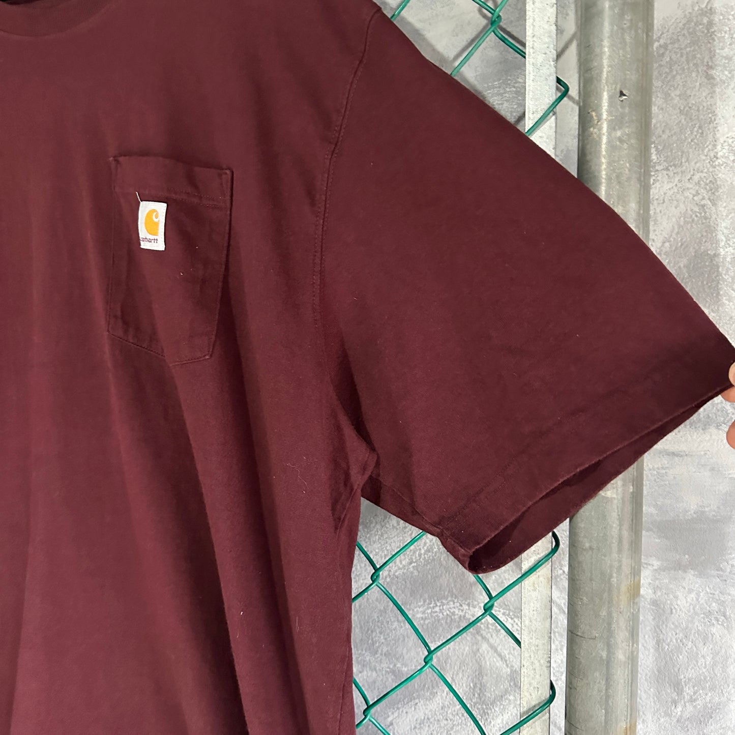 Camisa Carhartt De Hombre Talla 2XL Color Vino Con Bolsillo Loose Fit Work Wear