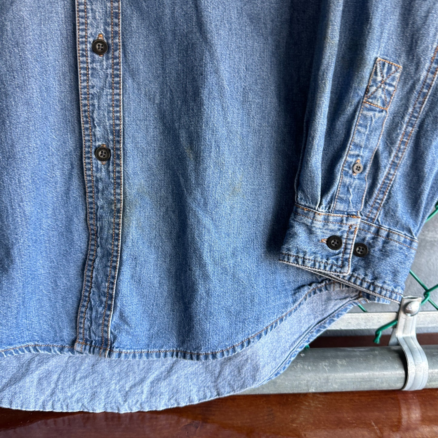 Camisa De Botones Wrangler De Hombre Talla L Color Azul De Mezclilla Manga Larga Mecanico Workwear Lisa