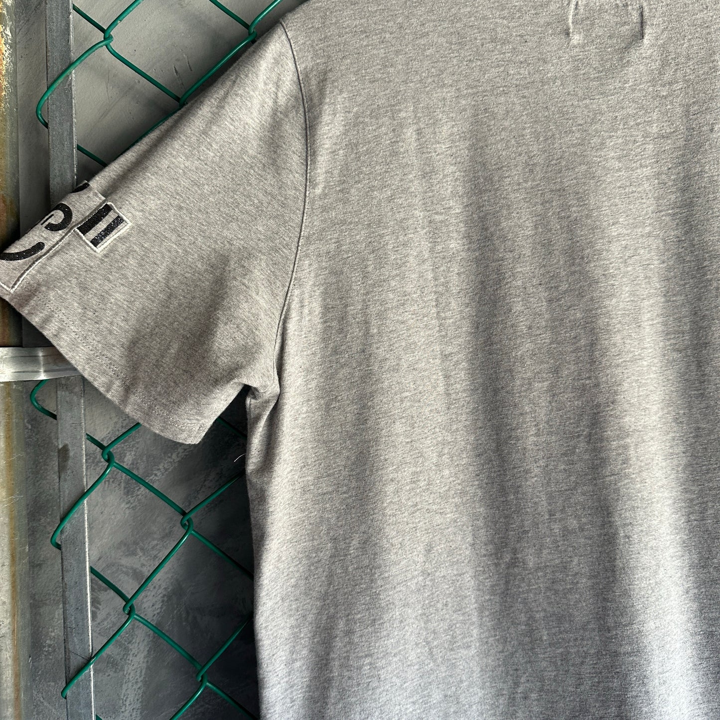 Camiseta APC Colab De Hombre Talla XL Queda A S Color Gris Manga Corta Hype Lujo