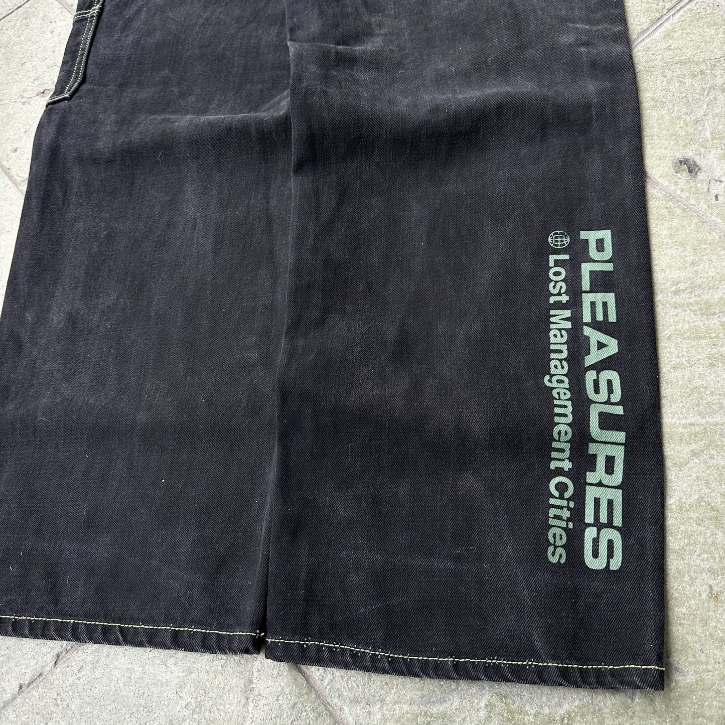 Pantalon Pleasures De Hombre Talla L 32x30 Color Negro Desvanecido Baggy Y2K Doble Rodilla