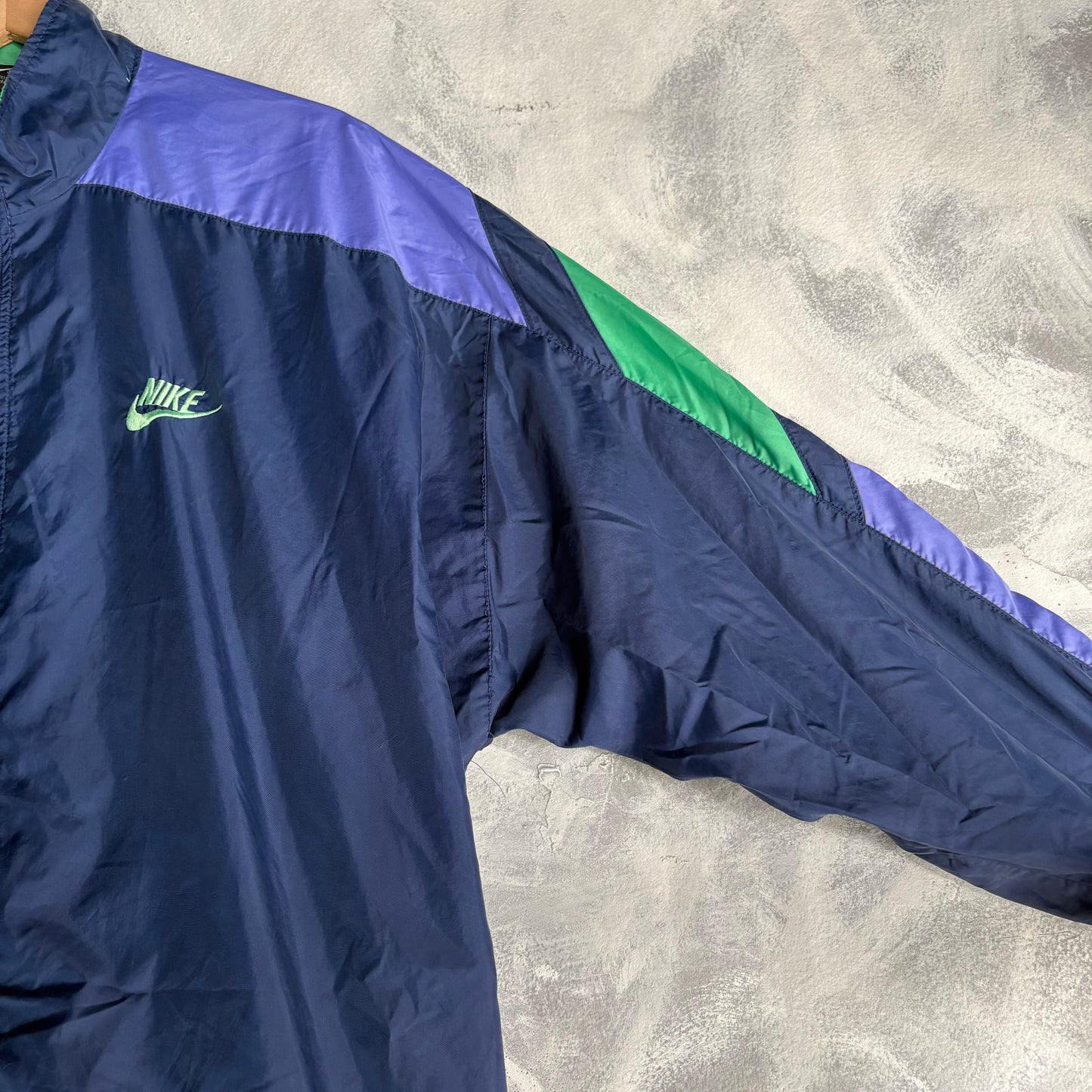 Chamarra Rompe Vientos Nike Vintage Para Hombre Talla XL Color Azul Marino con Verde
