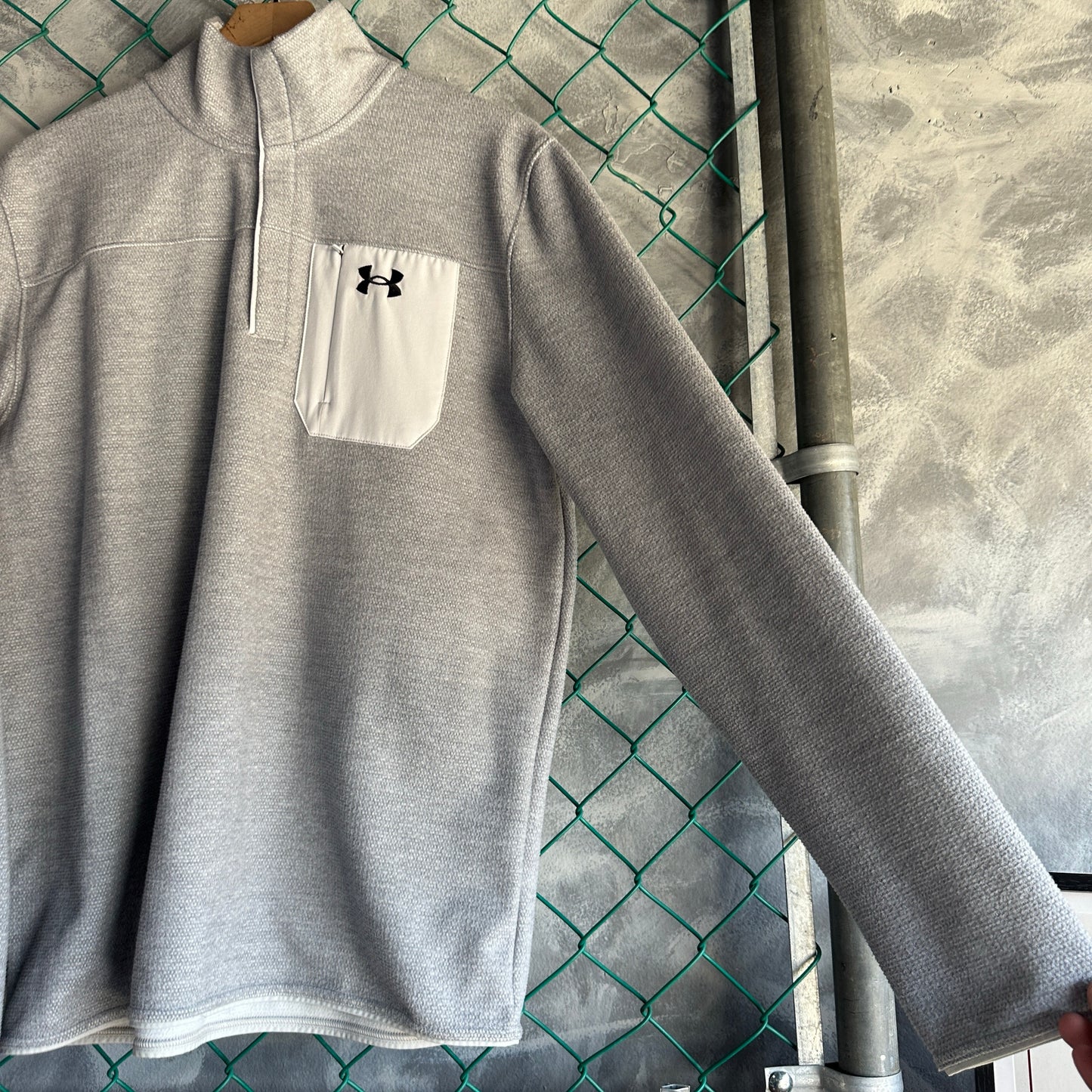 Suéter Under Armour De Hombre Talla L Color Gris 1/4 Termico Sin Gorro