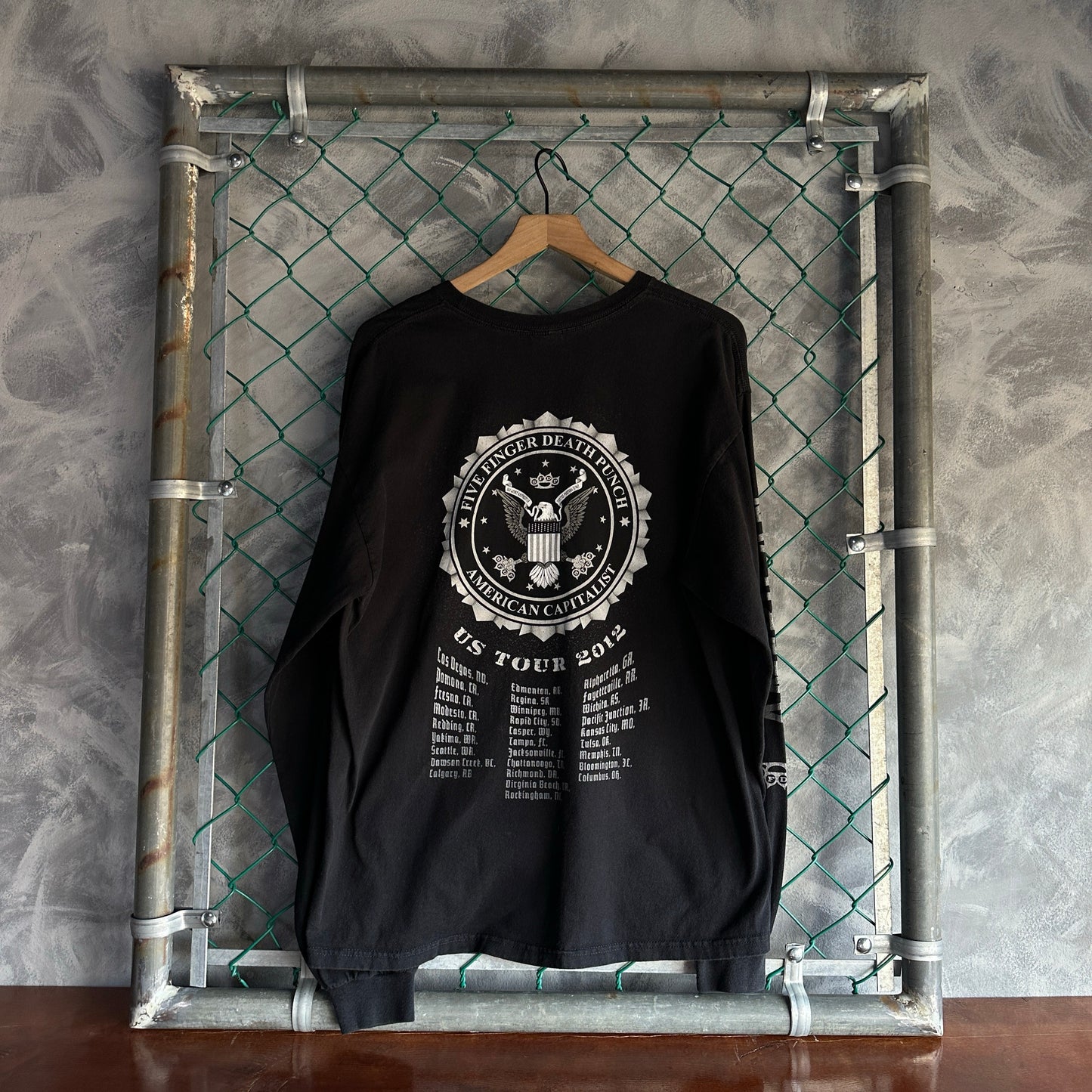Camisa De FIve Finger Death Punch De Hombre Talla XL Color Negro Manga Larga Print En Mangas Calaca
