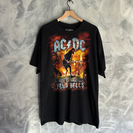 Playera Liquid Blue Para Hombre Talla 2XL Color Negro ACDC Hell Bells