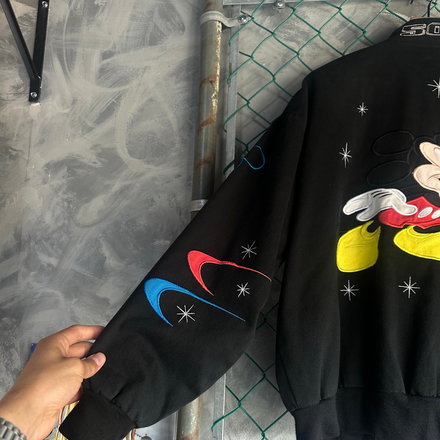 Chamarra Vintage de la Nascar Jeff Hamilton De Hombre Talla L Color Negro DisneyLand Mickey Mouse