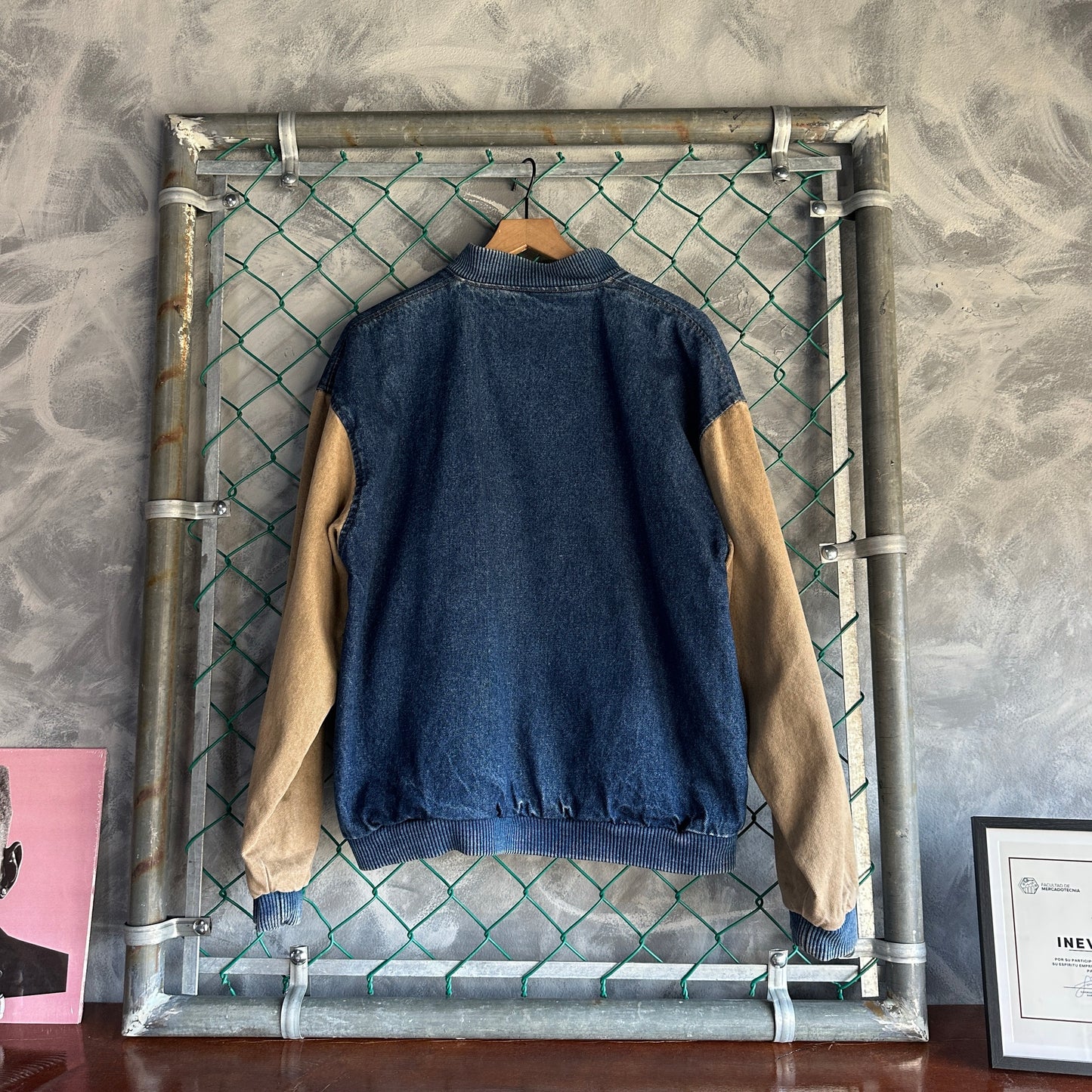 Chamarra Vintage Varsity De Hombre Talla M Color Azul Y Beige Mezclilla Workwear