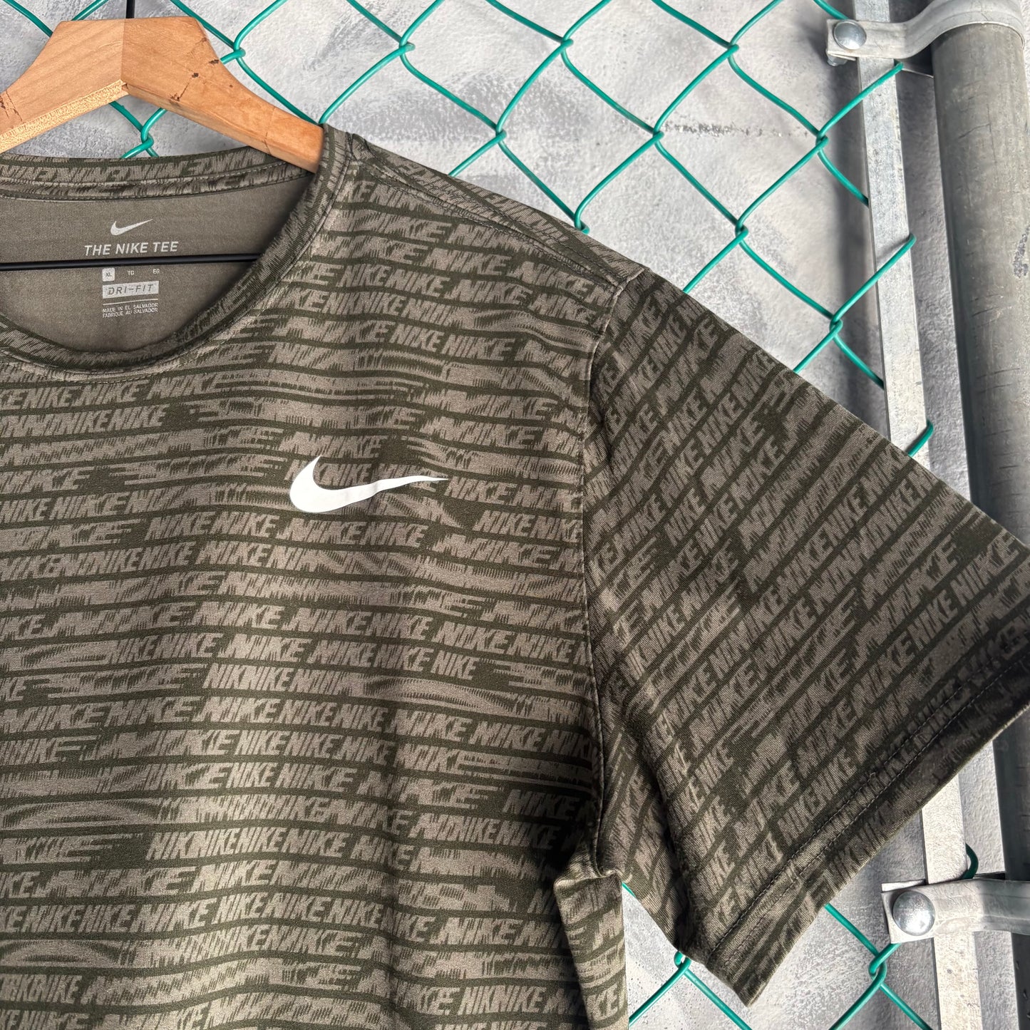 Player de Licra Nike Para Hombre Talla XL Color Verde Militar Deportiva