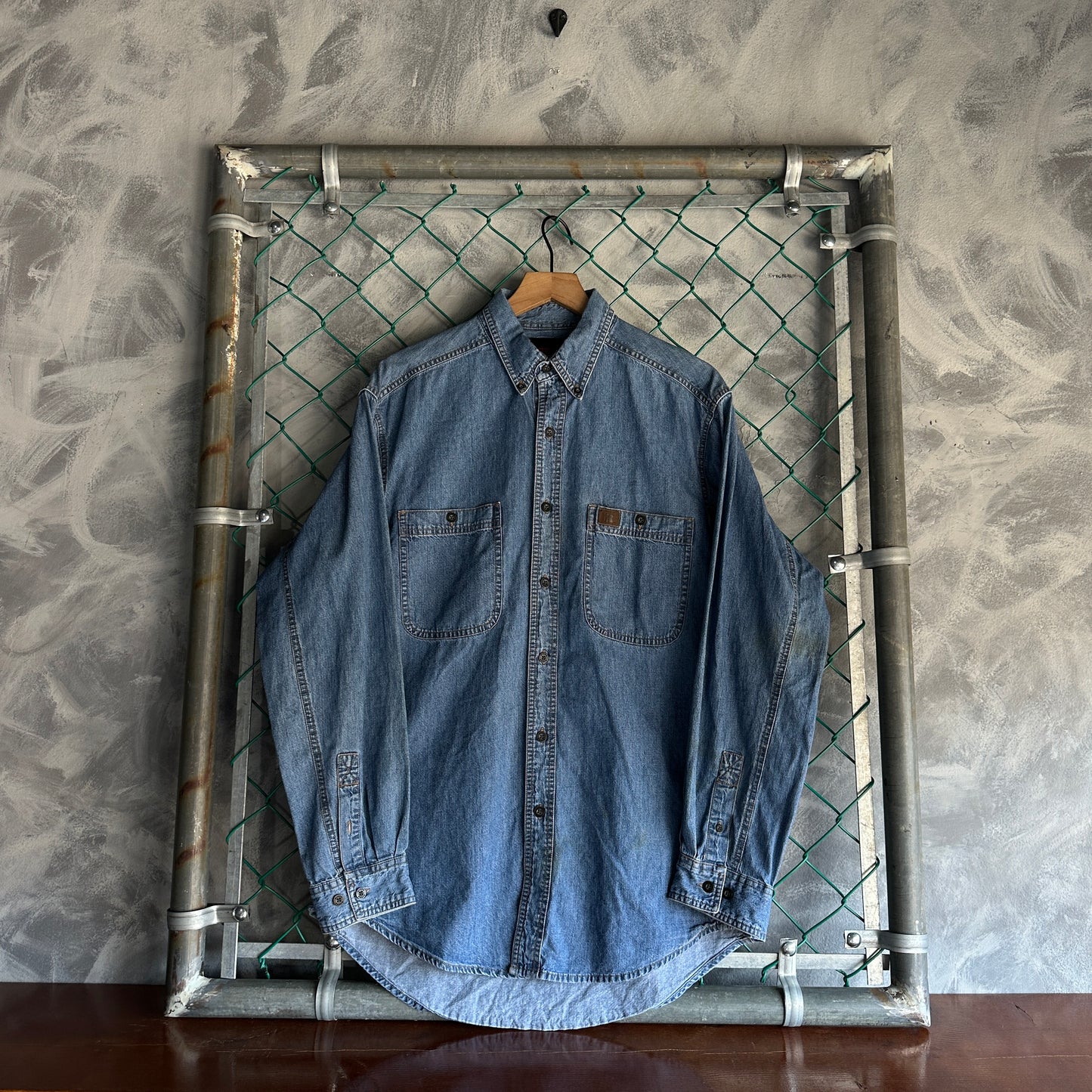 Camisa De Botones Wrangler De Hombre Talla L Color Azul De Mezclilla Manga Larga Mecanico Workwear Lisa