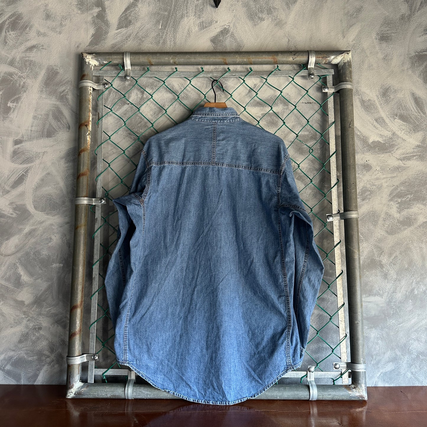 Camisa De Botones Wrangler De Hombre Talla L Color Azul De Mezclilla Manga Larga Mecanico Workwear Lisa