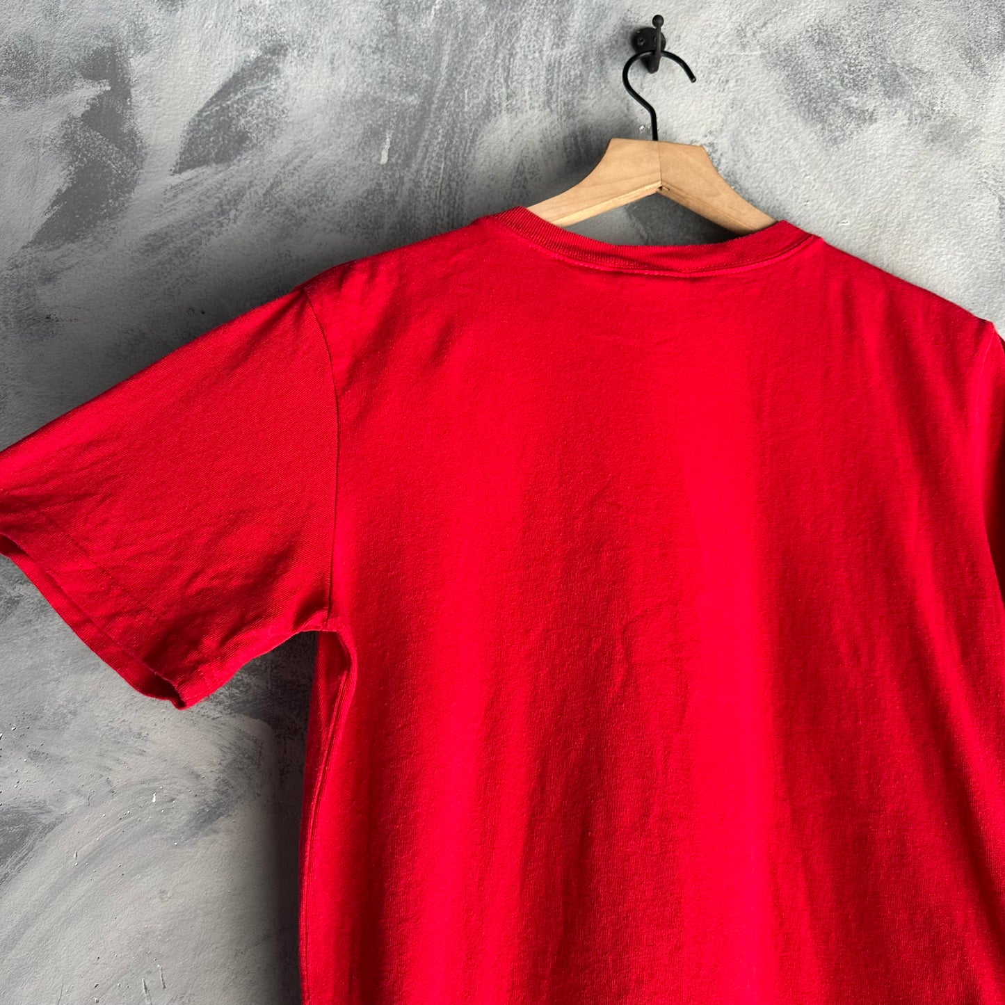 Playera Pokémon para hombre talla S color rojo con logo grande de Ash ￼