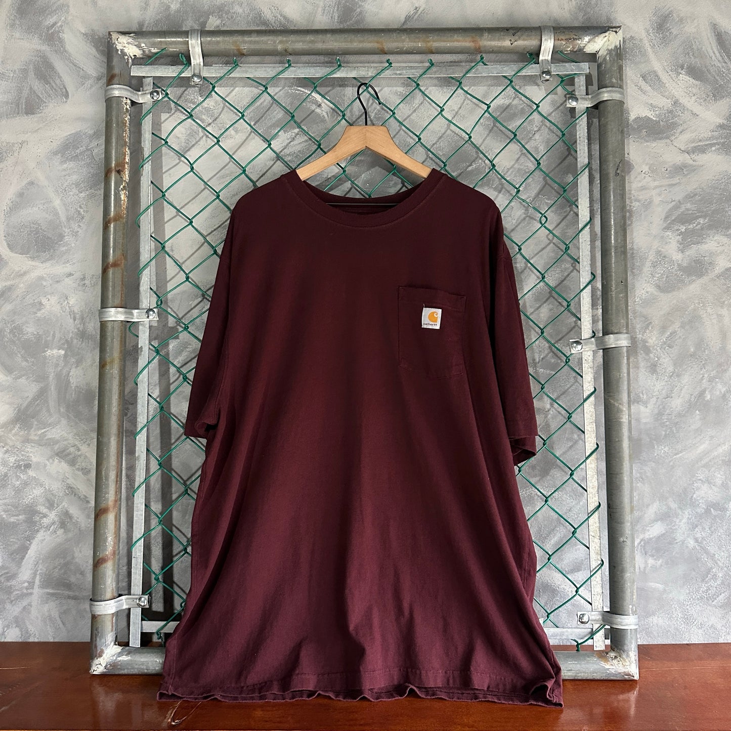 Camisa Carhartt De Hombre Talla 2XL Color Vino Con Bolsillo Loose Fit Work Wear