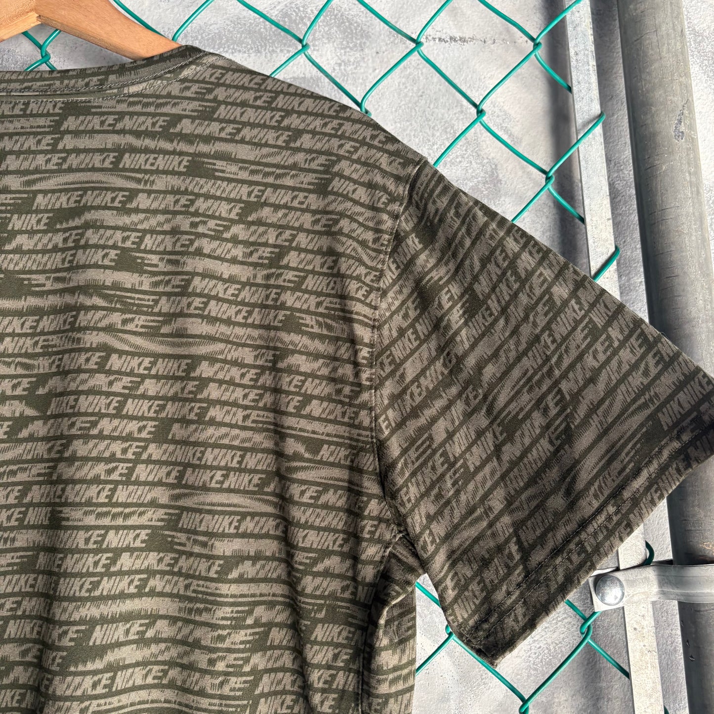 Player de Licra Nike Para Hombre Talla XL Color Verde Militar Deportiva