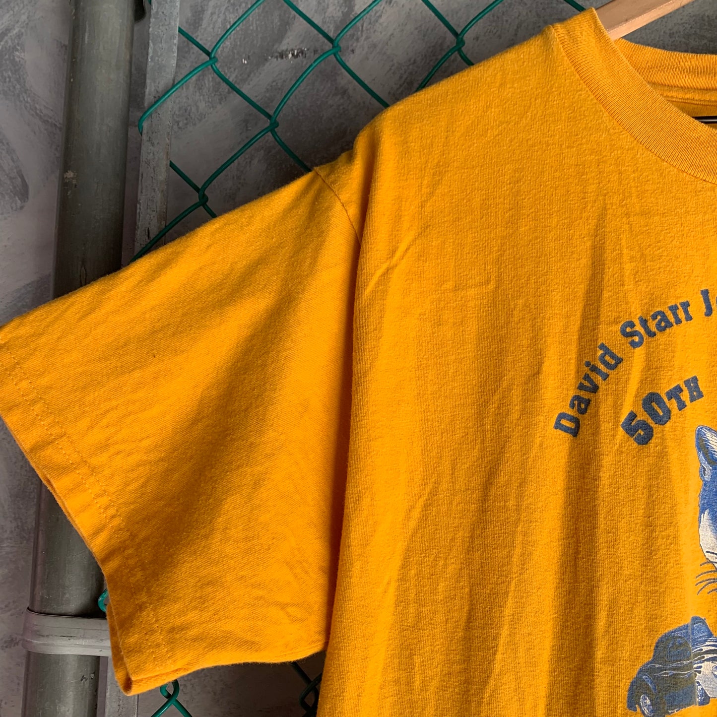 Playera Hanes Beefy Para Hombre Talla L Color Amarillo Middle School 50th Anniversary