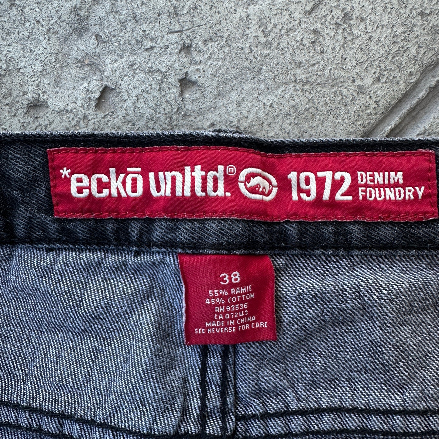 Short o Jort Vintage Ecko Unltd De Hombre Talla 38 Color Negro Desvanecido Estilo Baggy Y2K