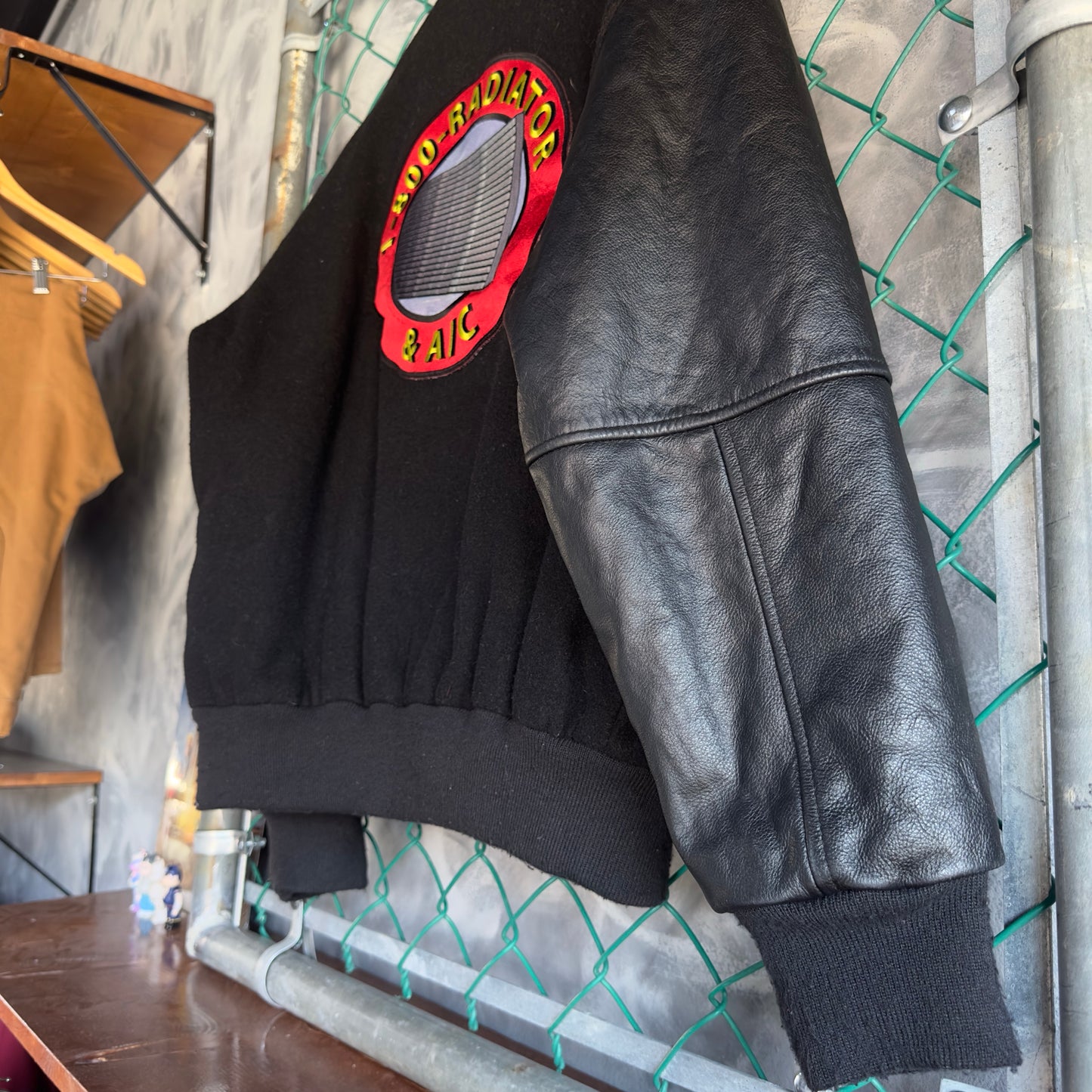 Varsity Vintage De Hombre Talla M Color Negro Mecanico De Piel Y lana