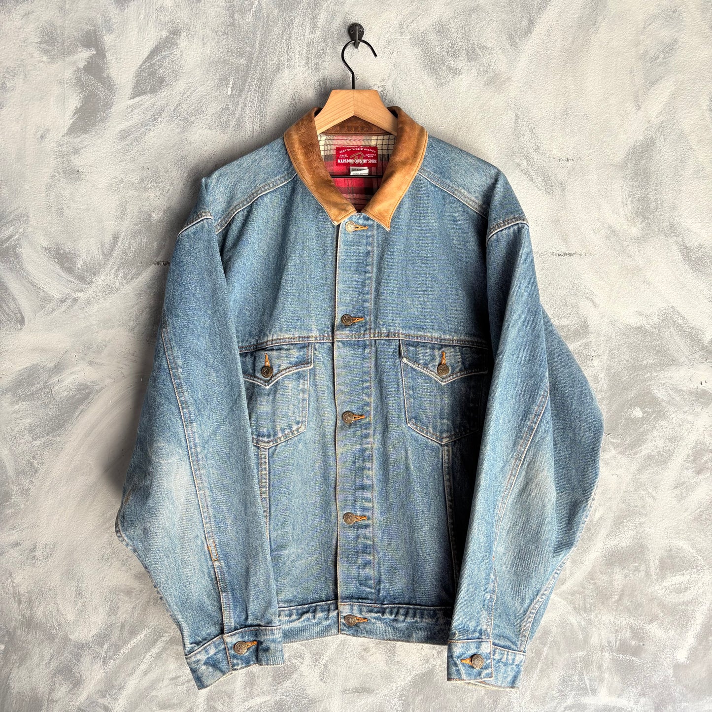 Chaqueta de Mezclilla Marlboro Country Para Hombre Talla XL Color Azul Cuello de Piel