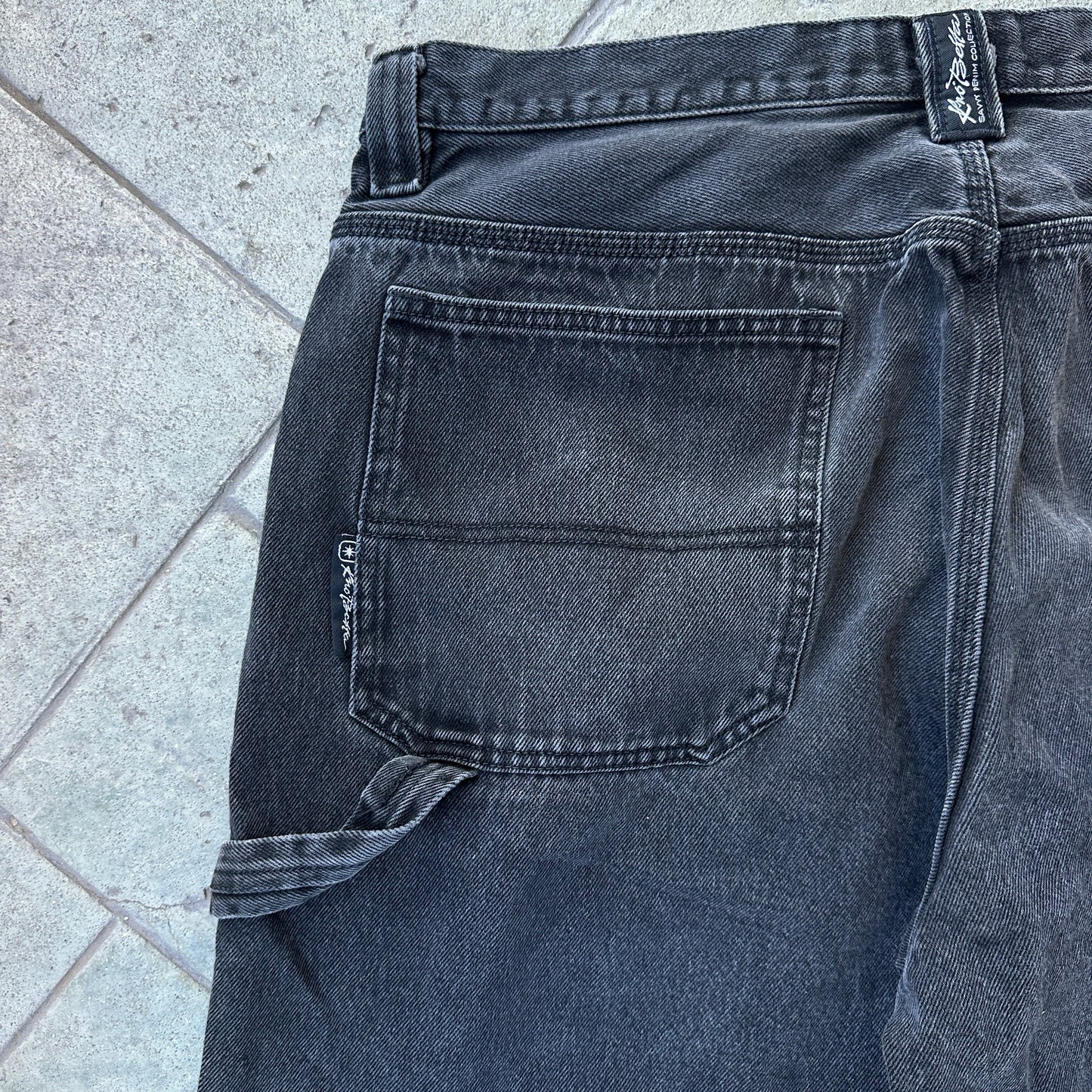 Short o Jort Vintage Kno Beta De Hombre Talla 40 Color Negro Desvanecido Y2K Corte Bagy Carpintero