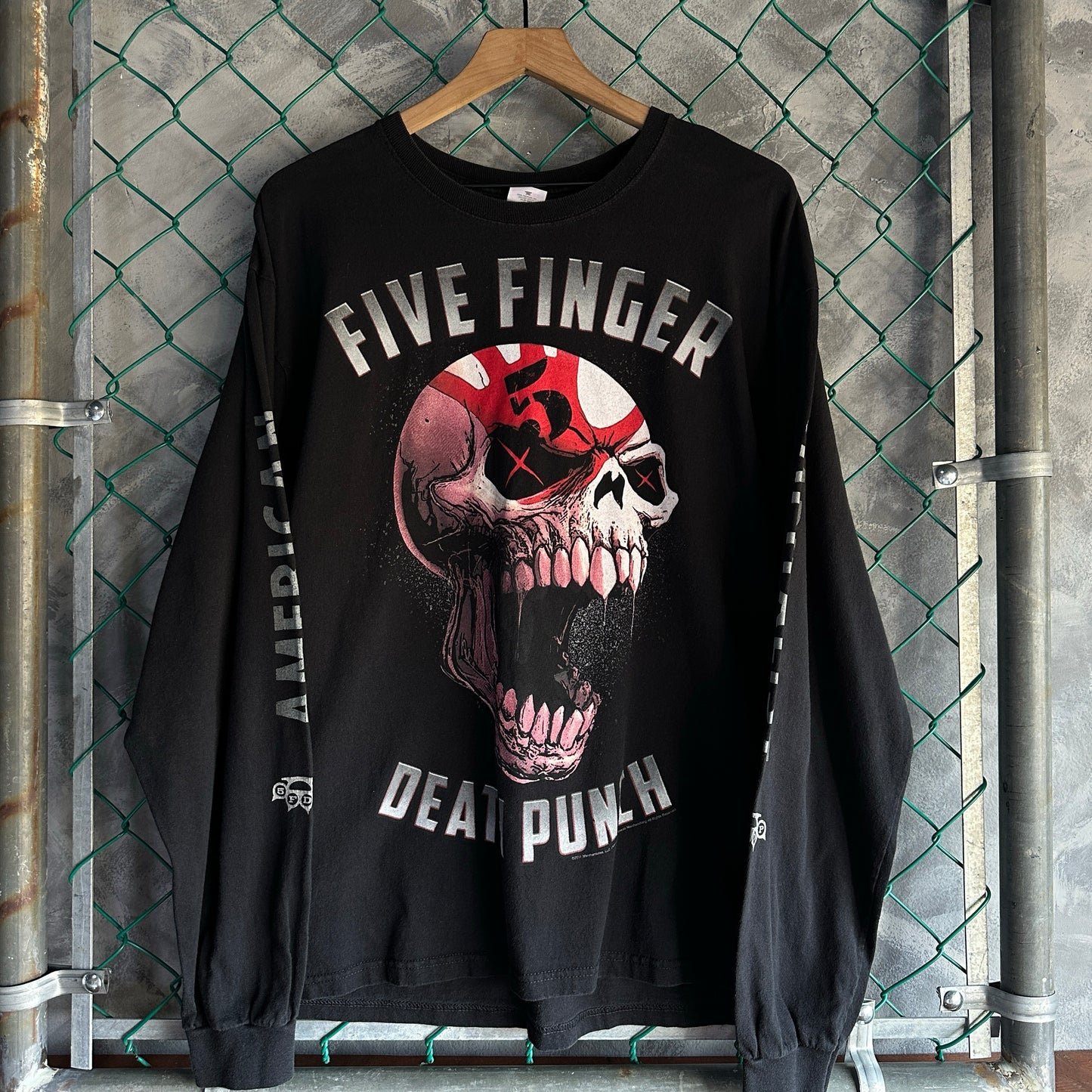 Camisa De FIve Finger Death Punch De Hombre Talla XL Color Negro Manga Larga Print En Mangas Calaca