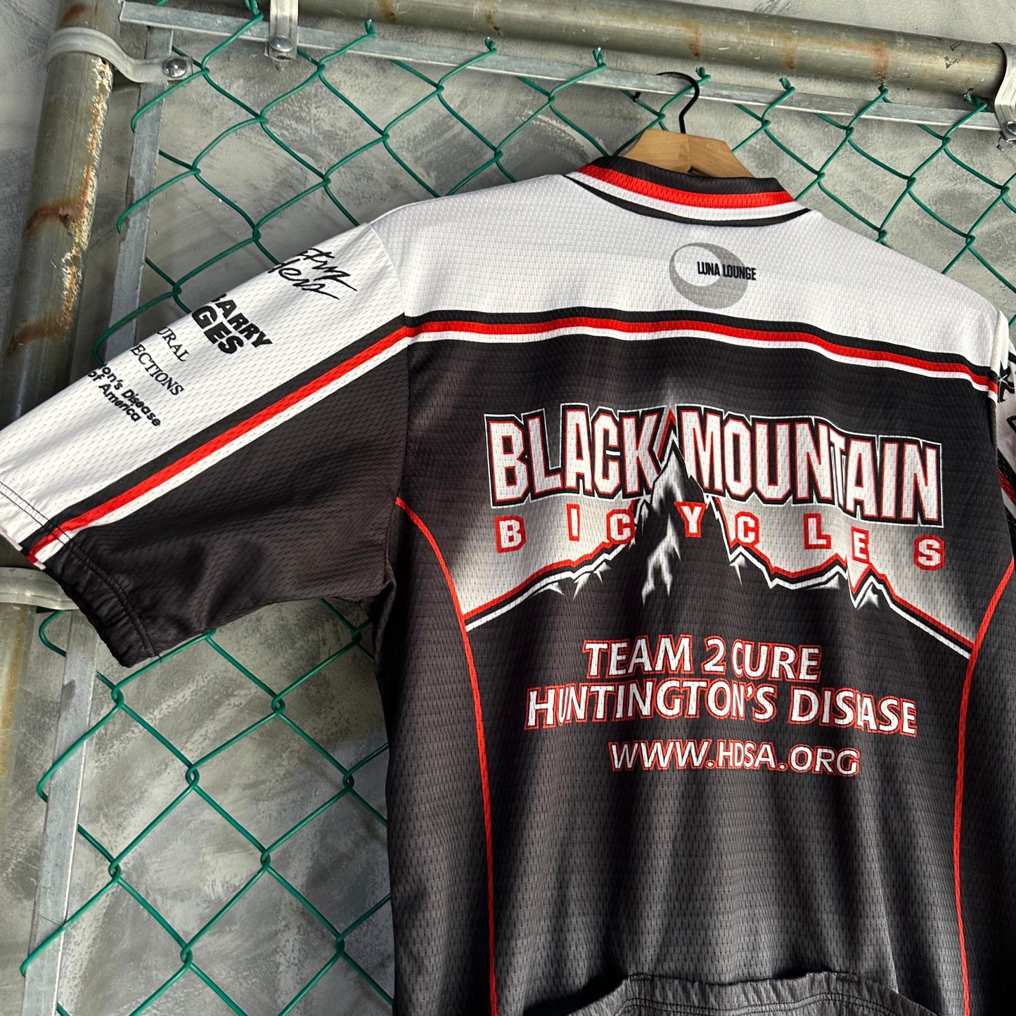 Jersey De Ciclismo Hot Shoppe De Hombre Talla 2XL Color Negro Con Rojo Black Mountain