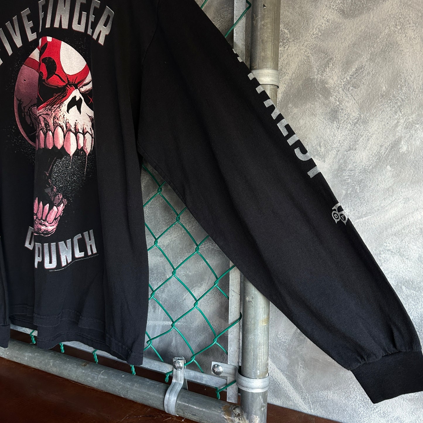 Camisa De FIve Finger Death Punch De Hombre Talla XL Color Negro Manga Larga Print En Mangas Calaca