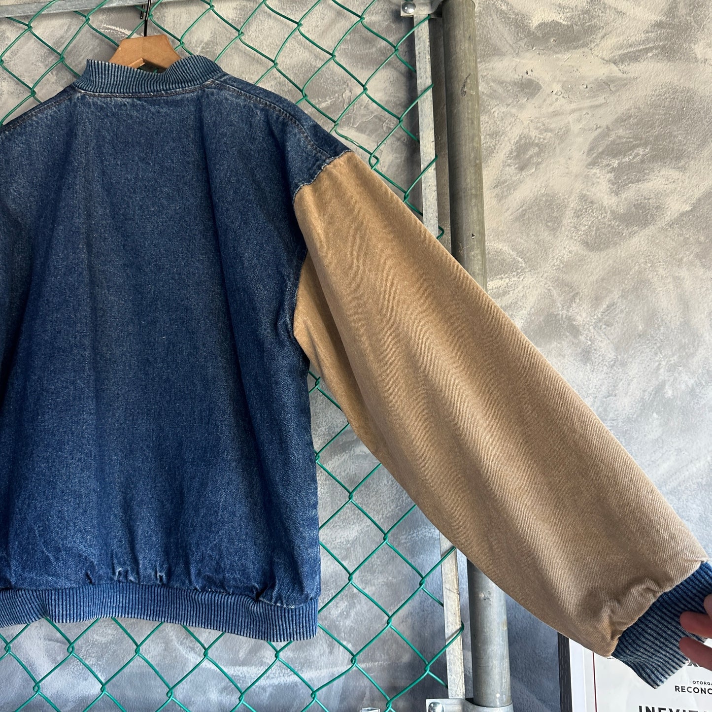Chamarra Vintage Varsity De Hombre Talla M Color Azul Y Beige Mezclilla Workwear