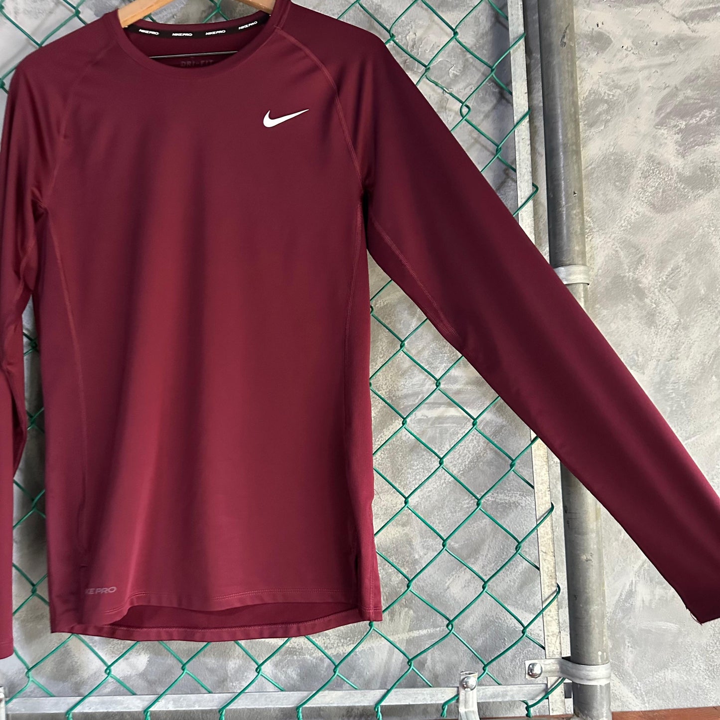 Camisa Deportiva Nike De Hombre Talla L Color Rojo Vino Manga Larga Dri Fit Pro