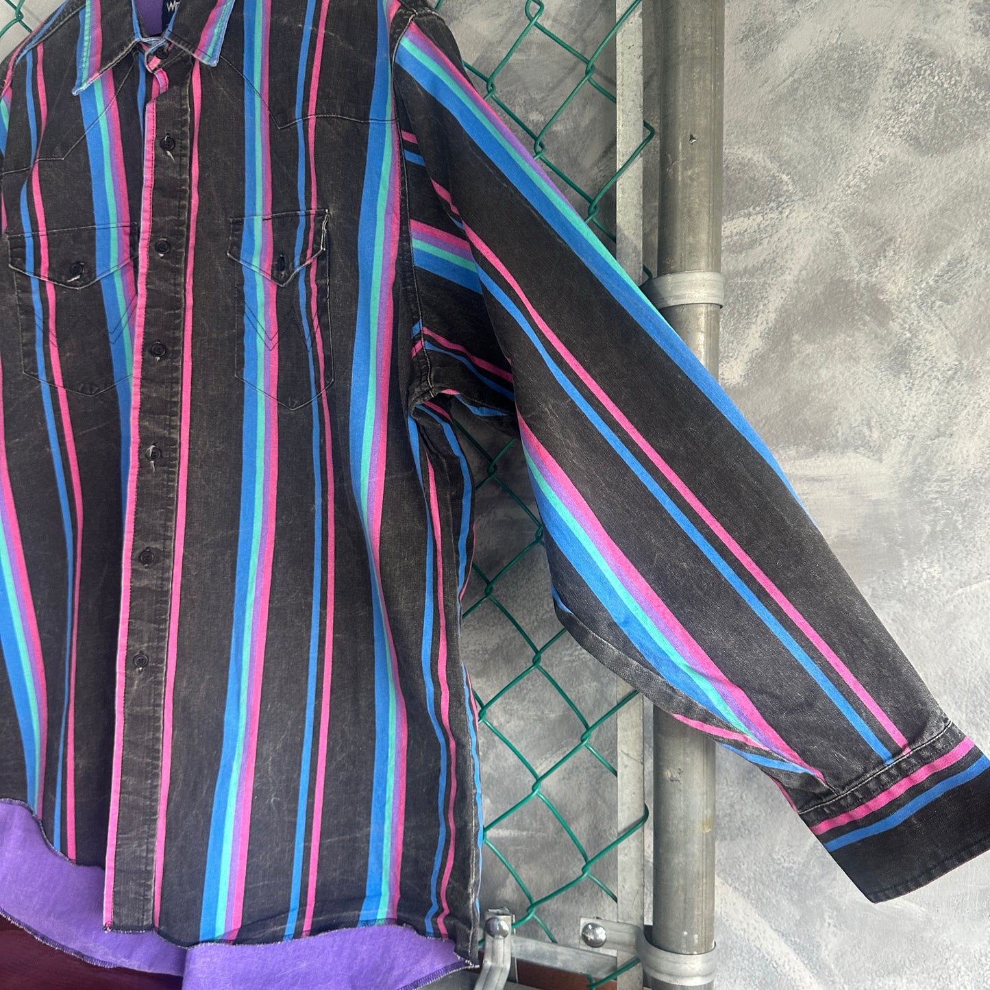 Camisa Vintage Wrangler De Hombre Talla XL Color Azul Y Rosa Estilo Vaquero Tela Gruesa