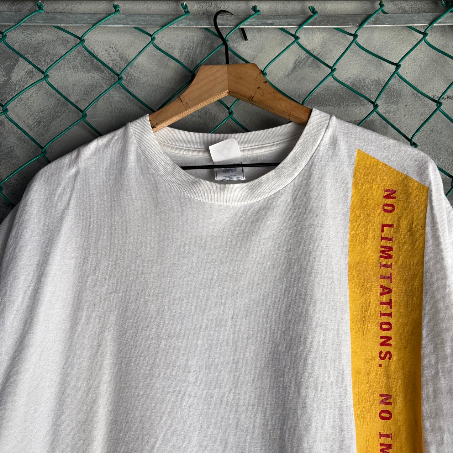 Playera AAA Para Hombre Talla XL Color Blanco Amarillo Congos 8 Business Intelligence