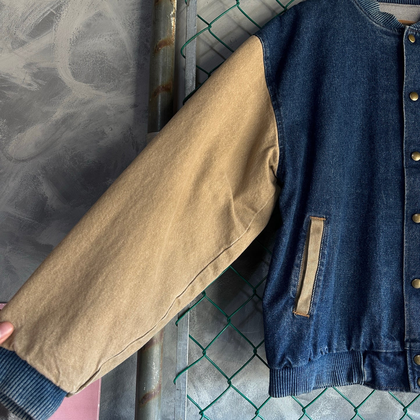 Chamarra Vintage Varsity De Hombre Talla M Color Azul Y Beige Mezclilla Workwear