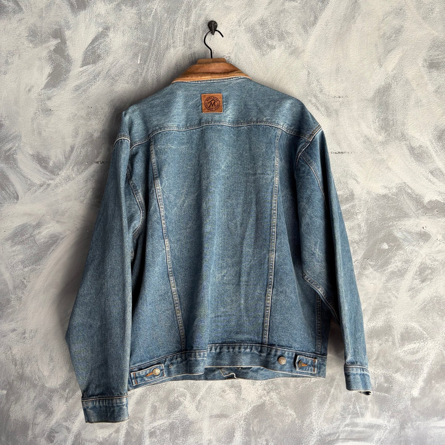 Chaqueta de Mezclilla Marlboro Country Para Hombre Talla XL Color Azul Cuello de Piel