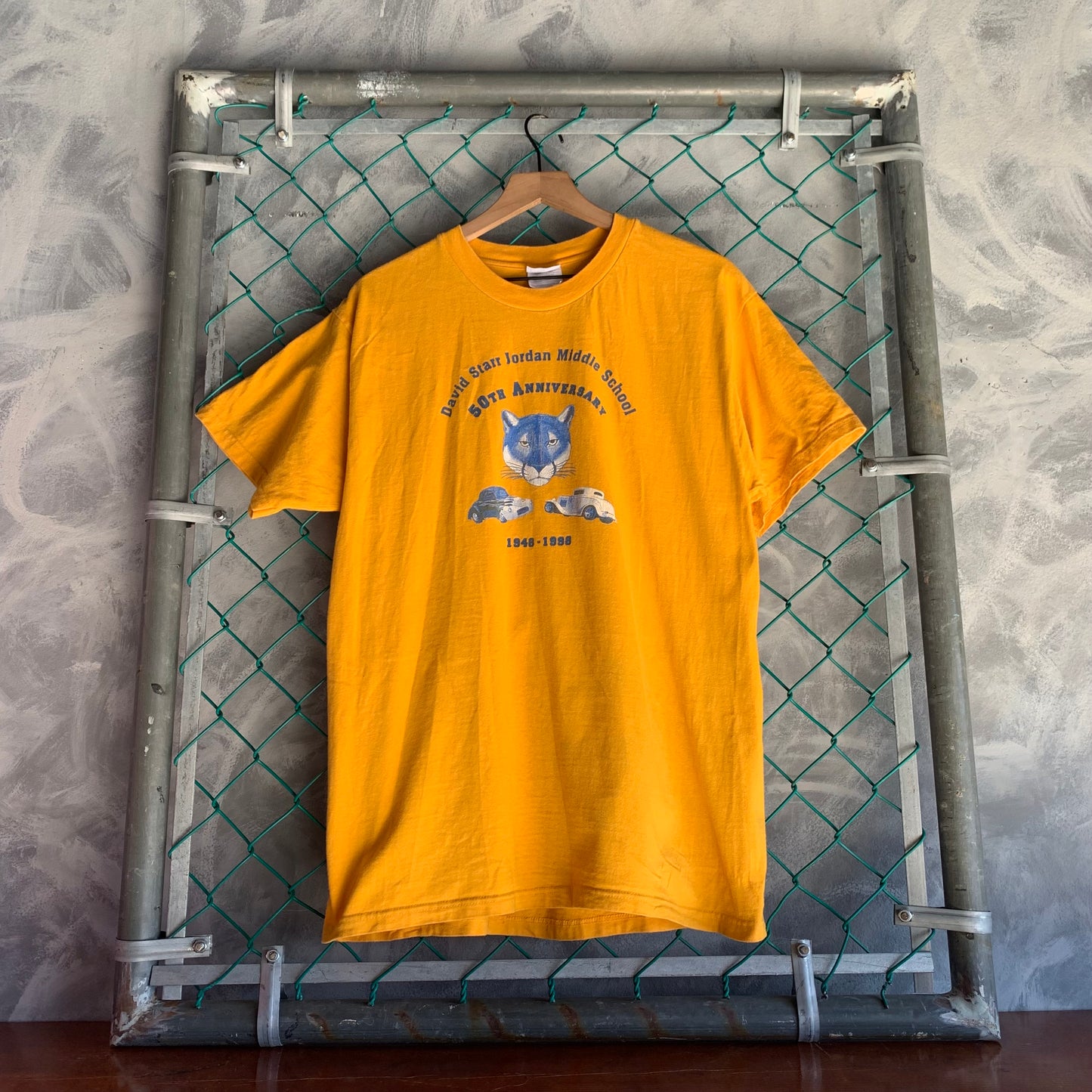 Playera Hanes Beefy Para Hombre Talla L Color Amarillo Middle School 50th Anniversary