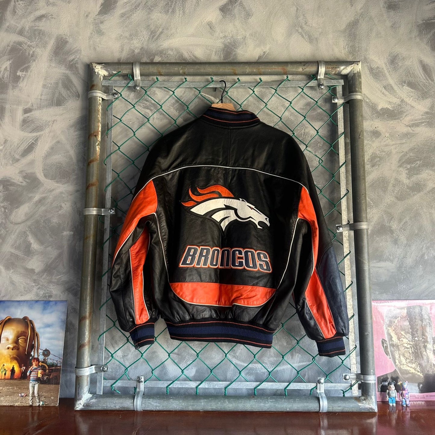 Chamarra De Cuero Vintage Denver Broncos de la NFL De Hombre Talla S Color Negro Naranja Piel
