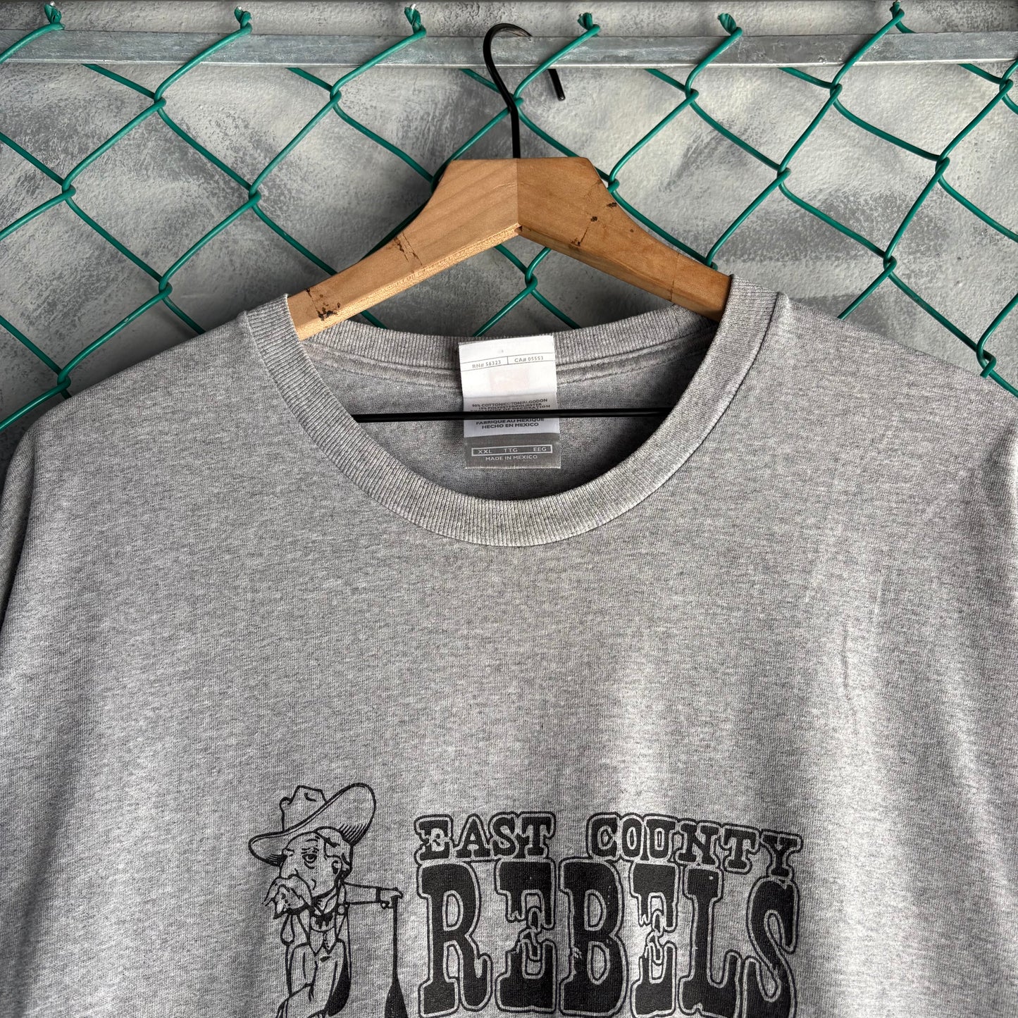 Playera Nike Para Hombre Talla 2XL Color Gris 2000’s East County Rebels