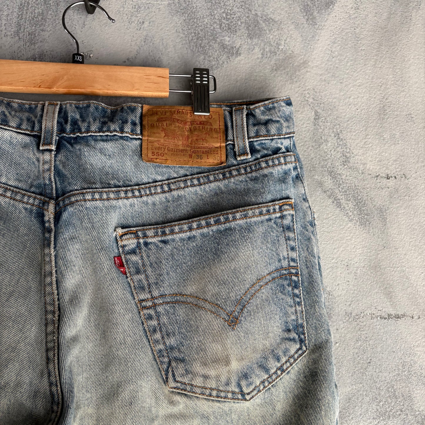 Pantalón Levi’s Para Hombre Talla 36x30 Mezclilla Color Azul Deslavado 550 Relaxed Fit