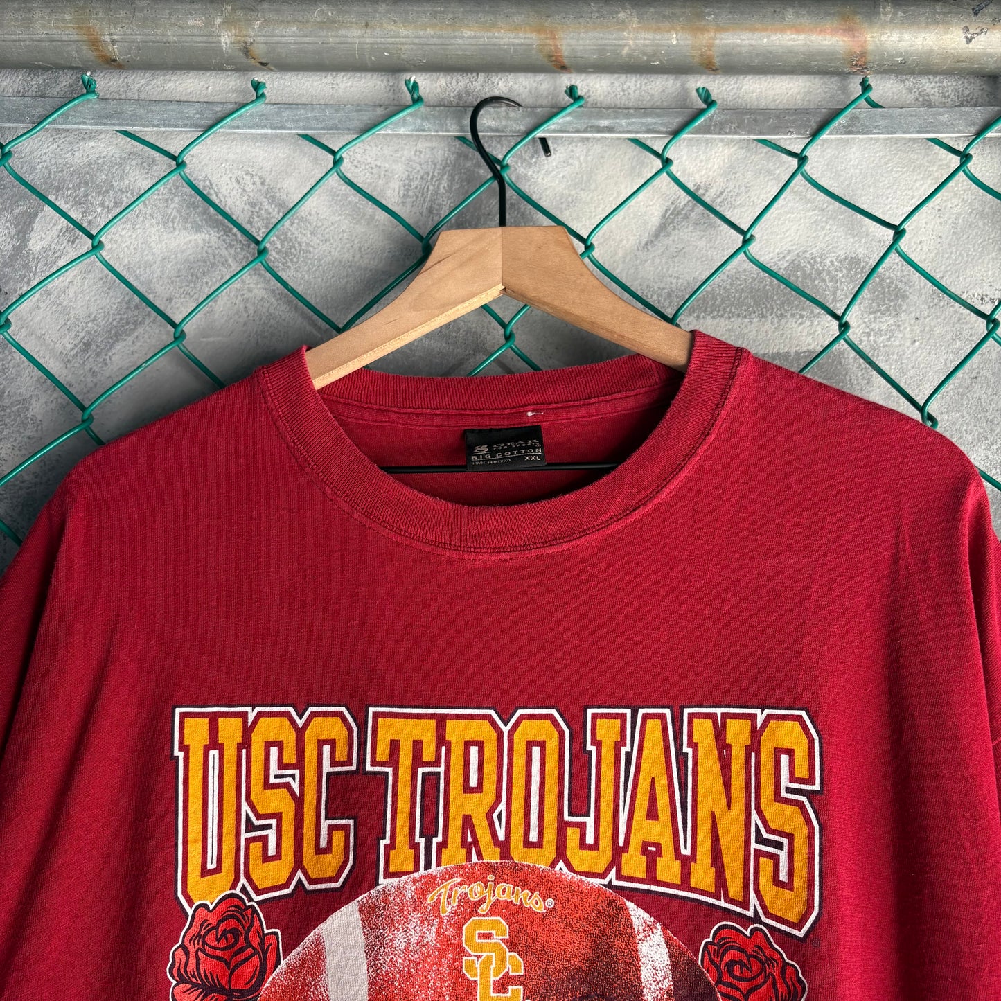 Playera Gear Para Hombre Talla 2XL Color Rojo USC Trojans Rose Bowl 2004