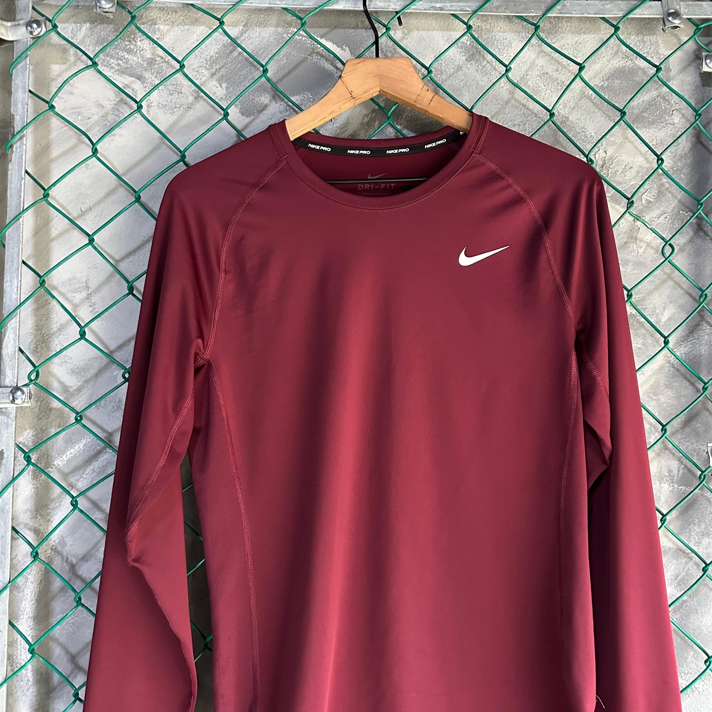 Camisa Deportiva Nike De Hombre Talla L Color Rojo Vino Manga Larga Dri Fit Pro