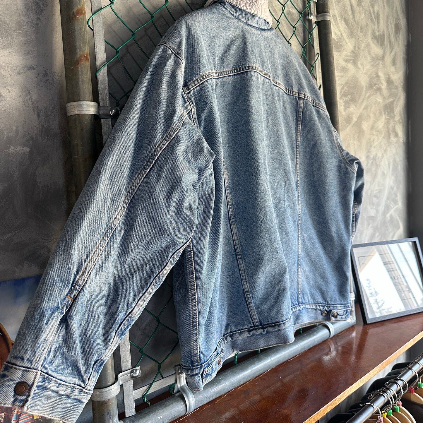 Chamarra Vintage De Mezclilla Levis De Hombre Talla 2XL Color Azul Claro De Borrego Con Forro