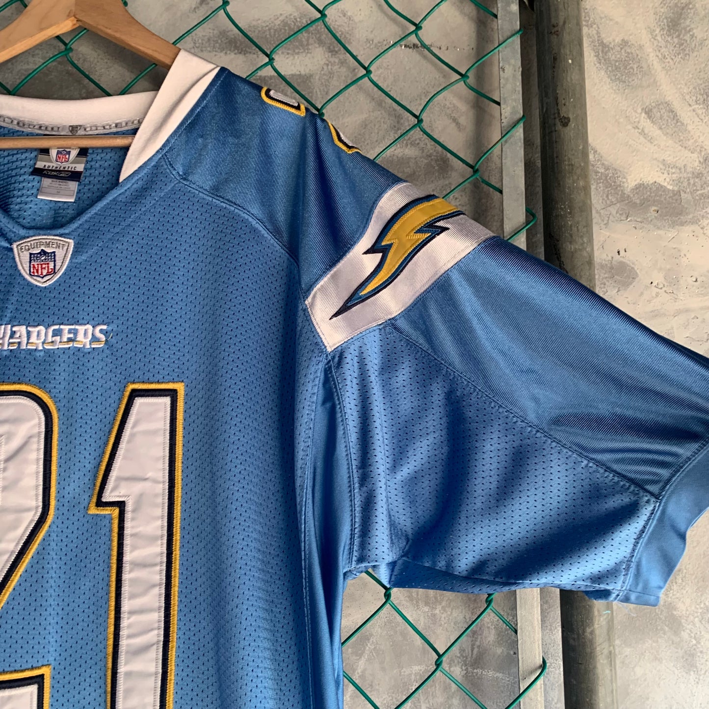 Jersey Reebook Para Hombre Talla 2XL Color Azul San Diego Chargers NFL Tomlinson #21