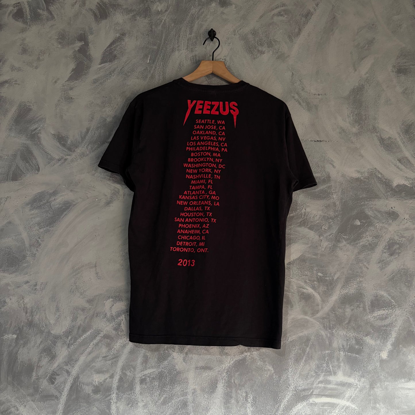 Playera de Yeezus Para Hombre Talla XL Reducida a M Color Negro Tour 2013