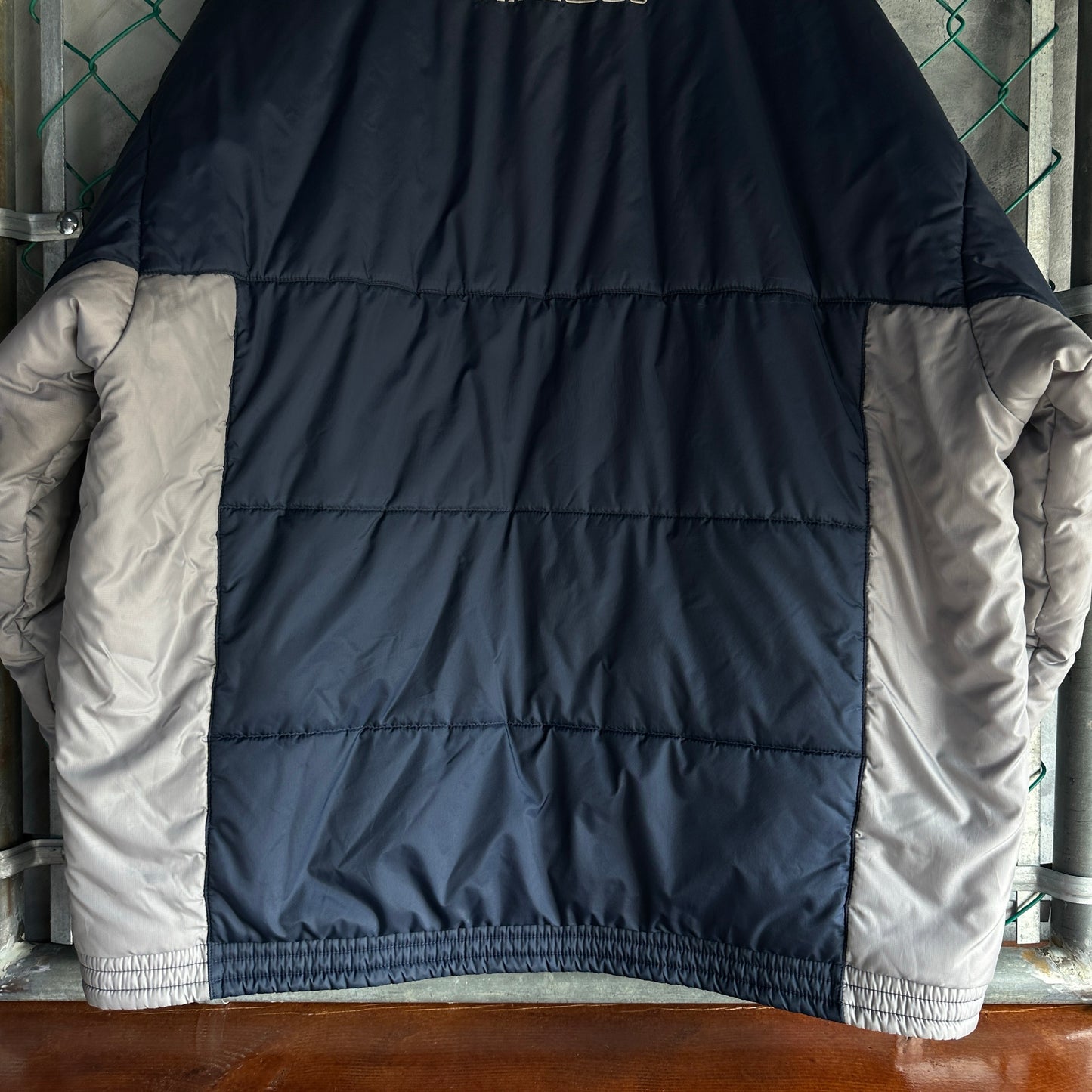 Chamarra Nike De Hombre Talla Xl Color Azul Y Gris Doble Vista Puffer Gruesa Minimalista